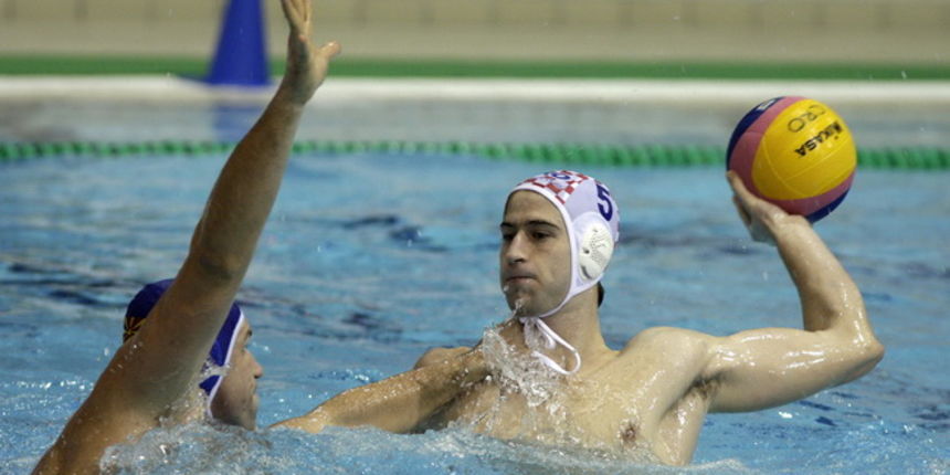 Varazdin, 230210.
Na gradskim bazenima u Varazdinu igra se 4. kolo Svjetske lige u vaterpolu izmedju Hrvatske i Makedonije.
Hrvatska je slavila sa rezultatom 12:9.
Na slici: Marko Jokovic.
Foto: Zeljko Hajdinjak / CROPIX Varazdin, 230210.
Na gradskim bazenima u Varazdinu igra se 4. kolo Svjetske lige u vaterpolu izmedju Hrvatske i Makedonije.
Hrvatska je slavila sa rezultatom 12:9.
Na slici: Marko Jokovic.
Foto: Zeljko Hajdinjak / CROPIX