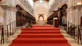 Katedrala sv. Stosije. Danasnja katedrala je trobrodna romanicka gradjevina, ujedno i najveca crkva u Dalmaciji. Unutrasnjost katedrale je monumentalna. Photo: Dino Stanin/PIXSELL