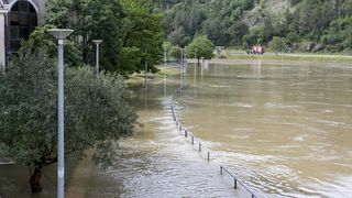 Obrovac: Poplava se polako povlači, stanovnici spašavaju stvari iz domova
