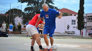 U povodu blagdana Kraljice Mira u Stanovima odigrana utakmica između liječnika i predstavnika Gradske uprave, Foto: Iva Perinčić