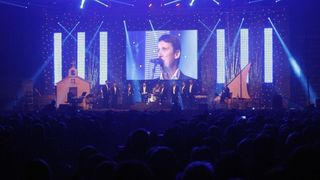 Tomislav Bralić i klape Intrade sinoć su održali koncert u prepunoj Spaladium areni u Splitu, foto: Tino Jurić/ PIXSELL Tomislav Bralić i klape Intrade sinoć su održali koncert u prepunoj Spaladium areni u Splitu, foto: Tino Jurić/ PIXSELL