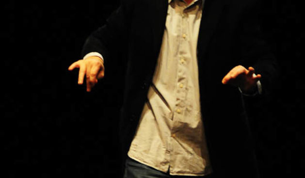 Zadar, 15.01.2013. snimio: Nenad Marčev 
TEATAR BINOCULAR 
Vilim Matula/Siniša Labrović 
Postdiplomsko obrazovanje 
redatelj: Borna Armanini 
humanitarni akcija 
“Smijeh kao lijek- smijehom protiv raka” 
u organizaciji Lige za borbu protiv raka –