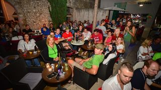 Klapa Contra oduševila u Teatro Baru i Zlatnom kutiću. Foto: Iva Perinčić Klapa Contra oduševila u Teatro Baru i Zlatnom kutiću. Foto: Iva Perinčić