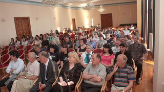 Julianne Eden Bušić predstavila novu knjigu “Živa glava”, Foto: Lucija Juravić Julianne Eden Bušić predstavila novu knjigu “Živa glava”, Foto: Lucija Juravić