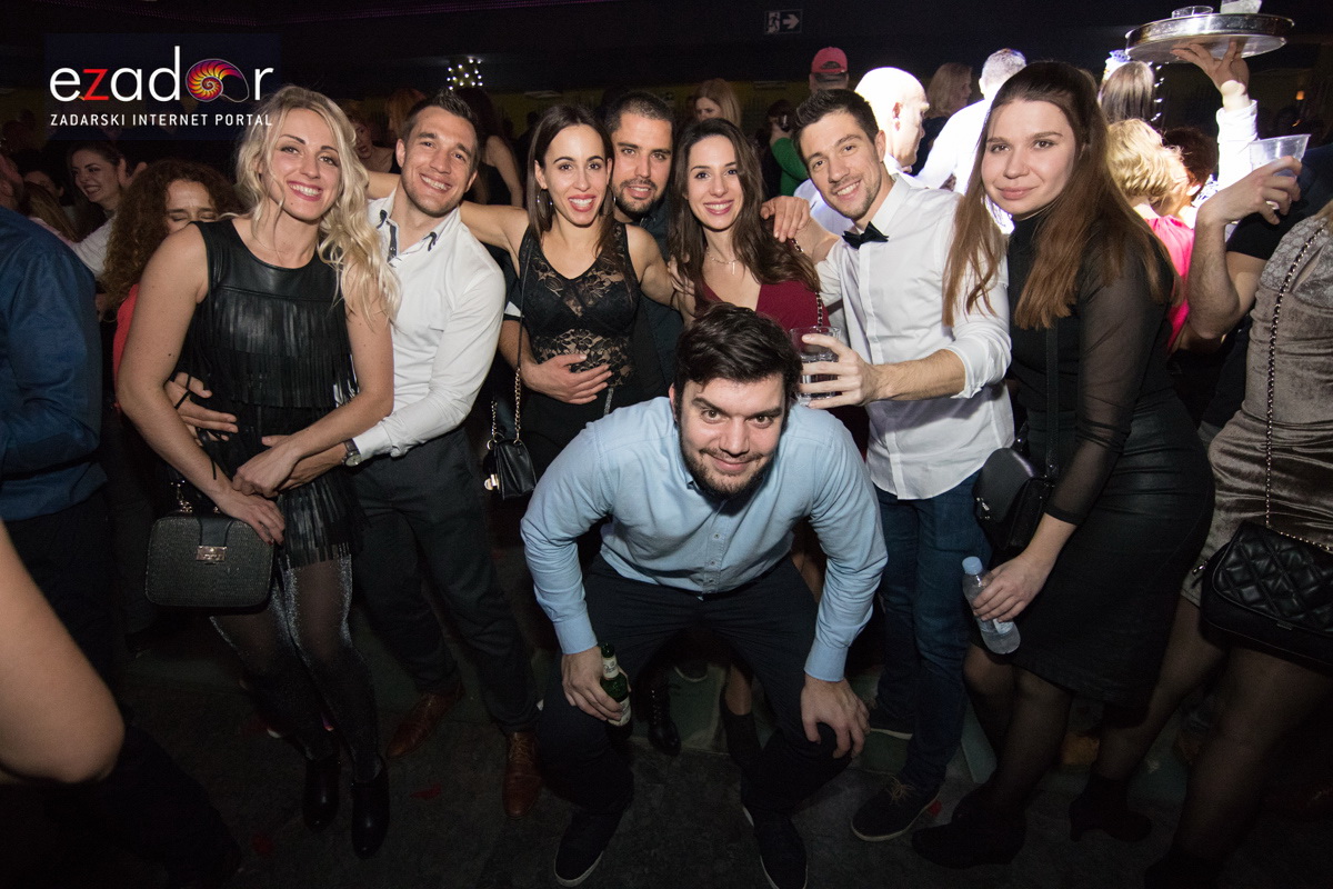 Ludnica u Saturnusu: Najbolji doček u svemiru i šire Ludnica u Saturnusu: Najbolji doček u svemiru i šire