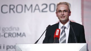 Zagreb, 161110.
U hotelu Westin odrzan je 20. susret CROMA 2010, na kojm su dodijeljene nagrade za najbolje menadzere i poduzetnike u ovoj godini. Dodijeljeno je 14 nagrada i plaketa.
Na slici: dobitnik nagrade Igor Greblicki (Boxmark d.o.o.).
Foto: Neja Zagreb, 161110.
U hotelu Westin odrzan je 20. susret CROMA 2010, na kojm su dodijeljene nagrade za najbolje menadzere i poduzetnike u ovoj godini. Dodijeljeno je 14 nagrada i plaketa.
Na slici: dobitnik nagrade Igor Greblicki (Boxmark d.o.o.).
Foto: Neja