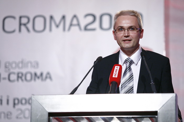 Zagreb, 161110.
U hotelu Westin odrzan je 20. susret CROMA 2010, na kojm su dodijeljene nagrade za najbolje menadzere i poduzetnike u ovoj godini. Dodijeljeno je 14 nagrada i plaketa.
Na slici: dobitnik nagrade Igor Greblicki (Boxmark d.o.o.).
Foto: Neja Zagreb, 161110.
U hotelu Westin odrzan je 20. susret CROMA 2010, na kojm su dodijeljene nagrade za najbolje menadzere i poduzetnike u ovoj godini. Dodijeljeno je 14 nagrada i plaketa.
Na slici: dobitnik nagrade Igor Greblicki (Boxmark d.o.o.).
Foto: Neja