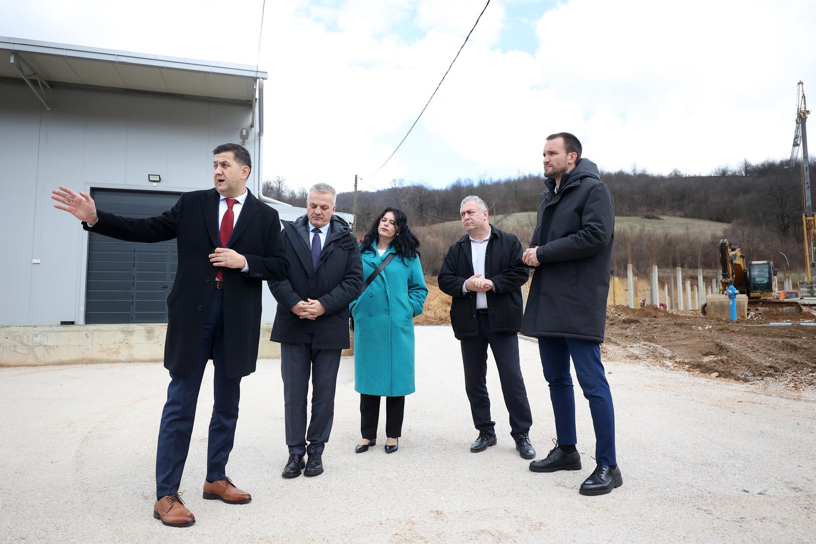 Ministar Šime Erlić obišao poslovnu zonu i vrtić u Kreševu