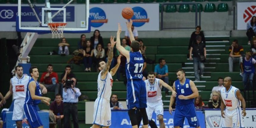 KC Drazen Petrovic, Zagreb – ABA liga, 04. kolo, KK Cibona – KK Zadar 77-76. Photo: Marko Lukunic/PIXSELL KC Drazen Petrovic, Zagreb – ABA liga, 04. kolo, KK Cibona – KK Zadar 77-76. Photo: Marko Lukunic/PIXSELL