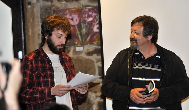 Split, 050413.
Veceras je u Info zoni na Sperunu u programu Bookara gostovala Udruga zadarskih pisaca Zapis.Pisci su se publici predstavili svaki sa svojom pricom.
Na fotografiji su: voditelj Bookare Marijo Glavas i pisac Igor Eskinja
Foto: Nikola Vilic /