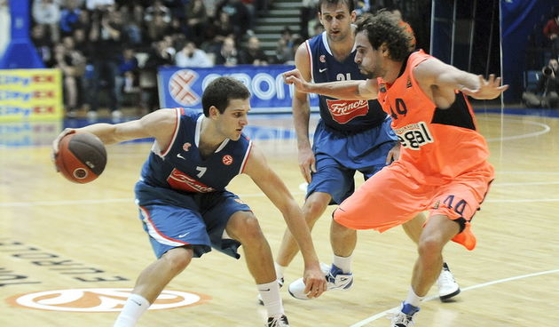 Zagreb, 251110. Kosarkaski centar Drazen Petrovic, Euroleague, susret KK Cibona Zagreb i Real FC Barcelona. Na slici: Bojan Bogdanovic. Foto: Damir Krajac / CROPIX