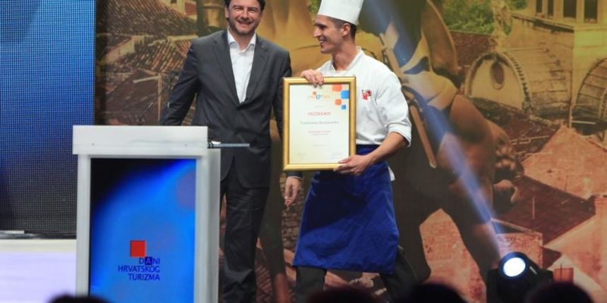 Dani Hrvatskog turizma – dodjele i proglasenja dobitnika turistickih nagrada u sportskoj dvorani Marino Cvetkovic u Opatiji. Darko Lorencin. Photo: Nel Pavletic/PIXSELL Dani Hrvatskog turizma – dodjele i proglasenja dobitnika turistickih nagrada u sportskoj dvorani Marino Cvetkovic u Opatiji. Darko Lorencin. Photo: Nel Pavletic/PIXSELL