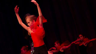 Plesna čestitka Zadarskog plesnog ansambla, Foto: Leo Banić Plesna čestitka Zadarskog plesnog ansambla, Foto: Leo Banić