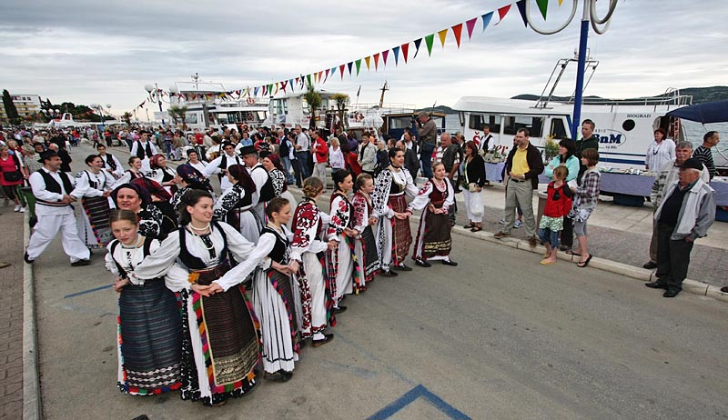 5. Eno-eko-gastro-etno stol (foto: Marin Gospić)