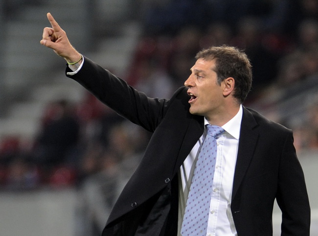 Klagenfurt, 190510. Prijateljska nogometna utakmica na stadionu Hypo Group Arena izmedju reprezentacija Austrije i Hrvatske. Na slici: izbornik Slaven Bilic. Foto: Drago Sopta / CROPIX