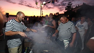 Zadar, 050809.
U sklopu manifestacije Biogradsko ljeto sinoc je na programu bila tradicionalna Biogradska noc, velika turisticka festa koja je zapocela u vecernjim satima na Obali kralja Petra Kresimira IV. Biogradjani za sve posjetitelje feste pripremili