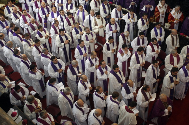 Zadar, 300110.
Pogreb zadarskog nadbiskupa Ivana Prendje u crkvi Svete Stosije.
Zadarski nadbiskup Ivan Prendja preminuo je iznenada  25. sijecnja 2010. godine u Zagrebu u 71. godini zivota, nakon 46 godina svecenistva i 20 godina biskupstva.
Na fotografi