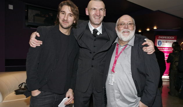 Zagreb, 270211.
Kaptol centar.
Otvaranje 7. festivala dokumentarnog filma ZagrebDox. 
Na slici: redatelj filma Irokez koji je otvorio festival Matija Vucic, Zeljko Mavrovic i direktor festivala Nenad Puhovski.
Foto: Nina Djurdjevic / CROPIX