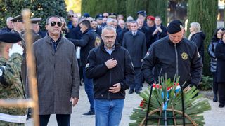 Na Gradskom groblju položeni vijenci povodom obilježavanja 33. obljetnice 72. bojne Vojne policije Na Gradskom groblju položeni vijenci povodom obilježavanja 33. obljetnice 72. bojne Vojne policije