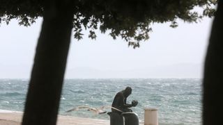 Zadar: Surferi uživaju u valovima koje je prouzročilo snažno jugo, Photo: Filip Brala/PIXSELL