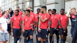 Legendarni Thierry Henry i juniori FC Arsenala prošetali Zagrebom, Photo: Patrik Maček/PIXSELL Legendarni Thierry Henry i juniori FC Arsenala prošetali Zagrebom, Photo: Patrik Maček/PIXSELL