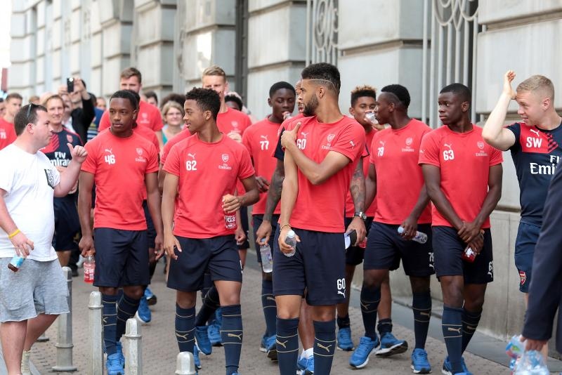 Legendarni Thierry Henry i juniori FC Arsenala prošetali Zagrebom, Photo: Patrik Maček/PIXSELL Legendarni Thierry Henry i juniori FC Arsenala prošetali Zagrebom, Photo: Patrik Maček/PIXSELL