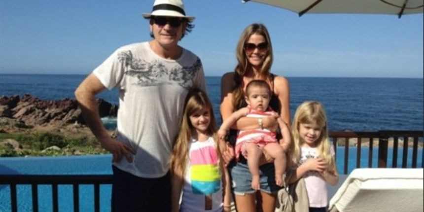 Charlie Sheen ponovo zavodi Denise Richards, foto: promo fotografije Charlie Sheen ponovo zavodi Denise Richards, foto: promo fotografije