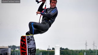 Kiteri guštali u refulima ninske bure Kiteri guštali u refulima ninske bure