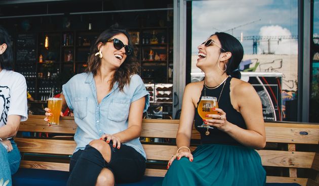 Žene, djevojke, zabava, društvo