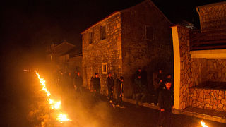 Sinoć je u Bibinjama na jedinstveni način obilježen Velik petak, foto: Leo Banić Sinoć je u Bibinjama na jedinstveni način obilježen Velik petak, foto: Leo Banić