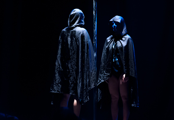 Pole/Chair/Dance show “Mental” @ HNK Zadar, 12.3.2016 – Foto: Ivan Toman Pole/Chair/Dance show “Mental” @ HNK Zadar, 12.3.2016 – Foto: Ivan Toman