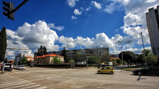 Skitnja gradom by Roberto Lerga