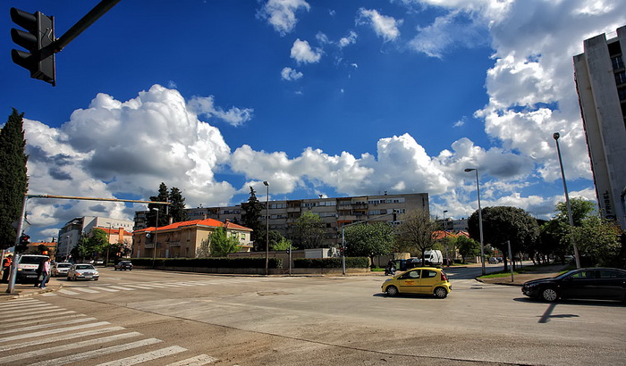 Skitnja gradom by Roberto Lerga