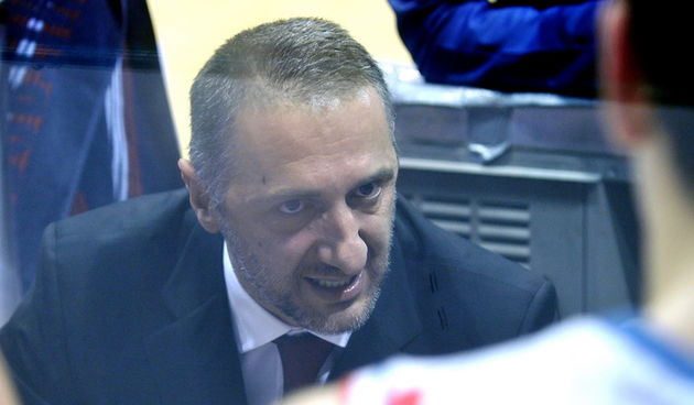 Zagreb, 041210.
Kosarka, Cibona – Zadar, KC Drazen Petrovic.
Na fotografiji: Zdravko Radulovic, trener Cibone.
Foto: Bruno Konjevic / CROPIX