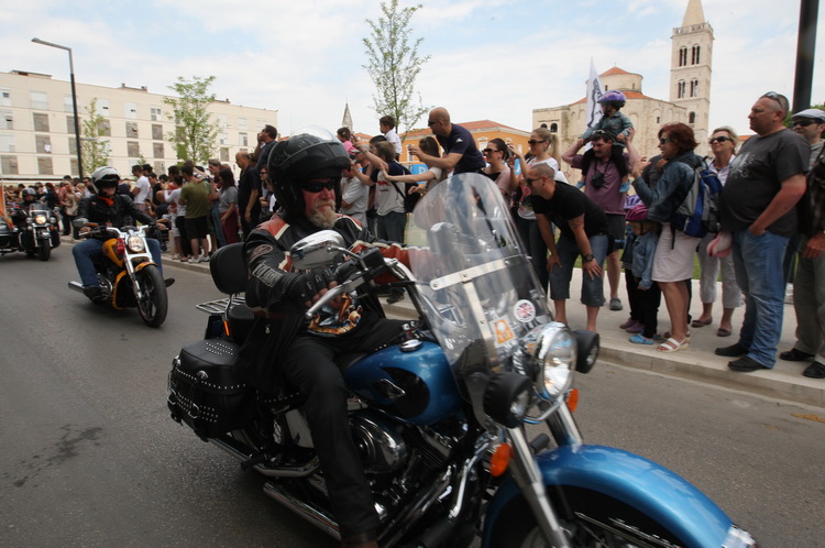 Zadar, 280511.
Odrzana je parada Harley Davidson motora izmedju Zadra i Biograda u kojoj je sudjelovalo vise tisuca motora.
Na slici: detalj s parade.
Foto: Vladimir Ivanov / CROPIX Zadar, 280511.
Odrzana je parada Harley Davidson motora izmedju Zadra i Biograda u kojoj je sudjelovalo vise tisuca motora.
Na slici: detalj s parade.
Foto: Vladimir Ivanov / CROPIX