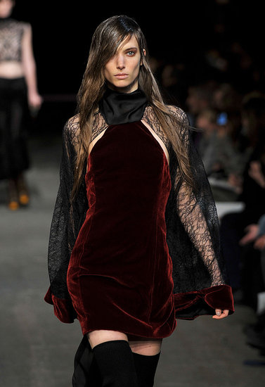 Trend izvještaj za jesen 2010: Crveni baršun (Fashionologie.com)