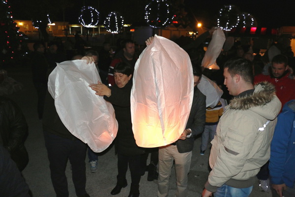 Paljenjem prve adventske svijeće i prigodnim zabavnim programom započela manifestacija Advent na otoku Viru