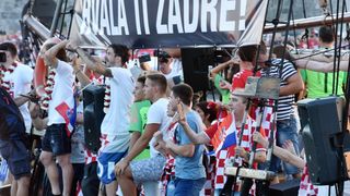 Svečani doček zadarskih Vatrenih: Jedrenjakom Branimir plovili od Gradskog mosta do gata na zadarskoj rivi