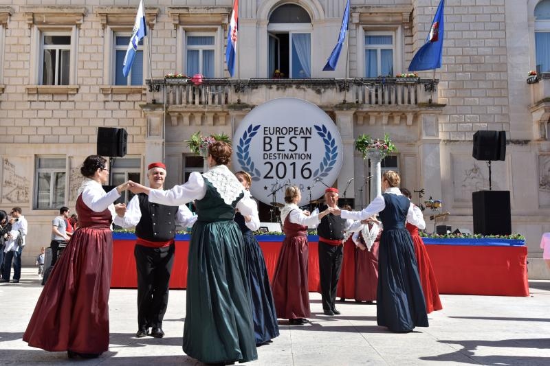 Zadru dodijeljeno priznanje European Best Destination 2016. Foto: Dino Stanin/PIXSELL Zadru dodijeljeno priznanje European Best Destination 2016. Foto: Dino Stanin/PIXSELL