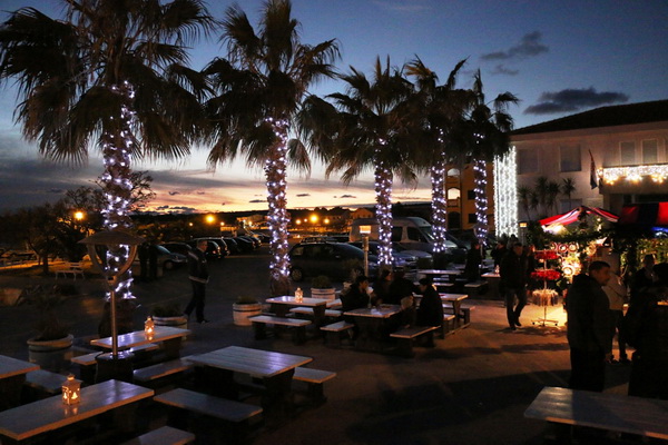 Paljenjem prve adventske svijeće i prigodnim zabavnim programom započela manifestacija Advent na otoku Viru