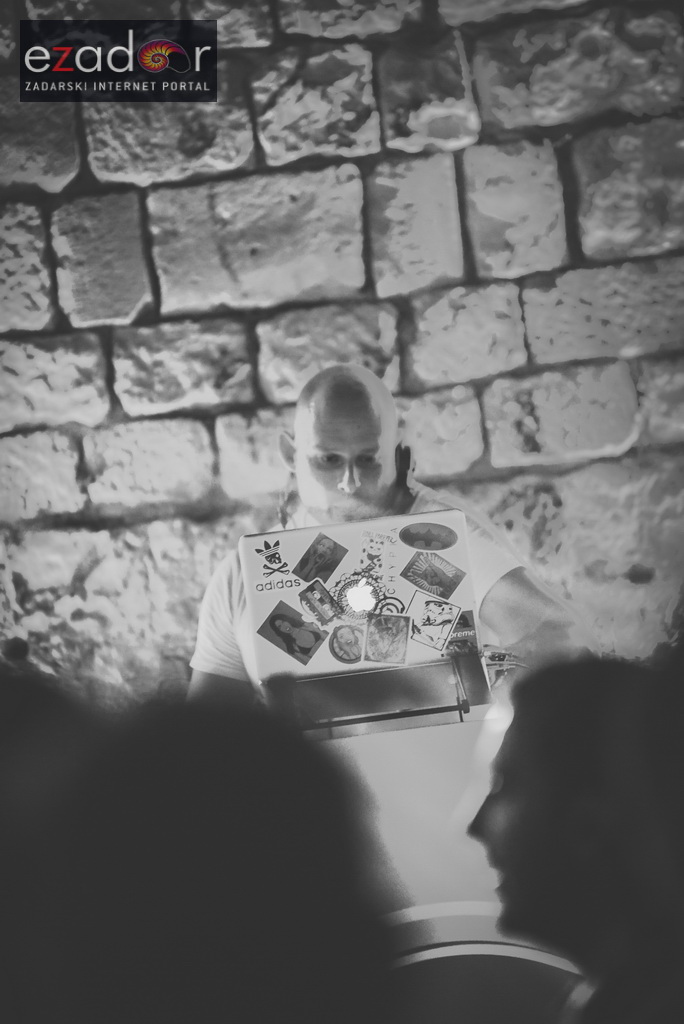 Saturday Night with DJ Dizzy @ Svarog Bar