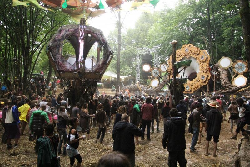 20.08.2015., Slunj – U Primislju kod Slunja vec tradicionalno odrzava se Momento Demento Psychedelic Music and Art festival koji je ove godine posjetio oko 6 tisuca ljubitelja ove vrste zabave. Posjetitelji su dosli iz cijele Europe, Amerike, Brazila. F 20.08.2015., Slunj – U Primislju kod Slunja vec tradicionalno odrzava se Momento Demento Psychedelic Music and Art festival koji je ove godine posjetio oko 6 tisuca ljubitelja ove vrste zabave. Posjetitelji su dosli iz cijele Europe, Amerike, Brazila. F