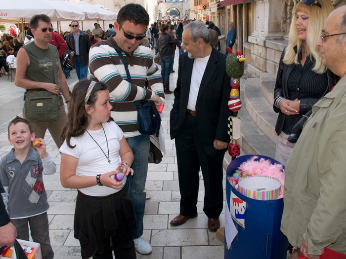 Prodaja oslikanih uskrsnih pisanica