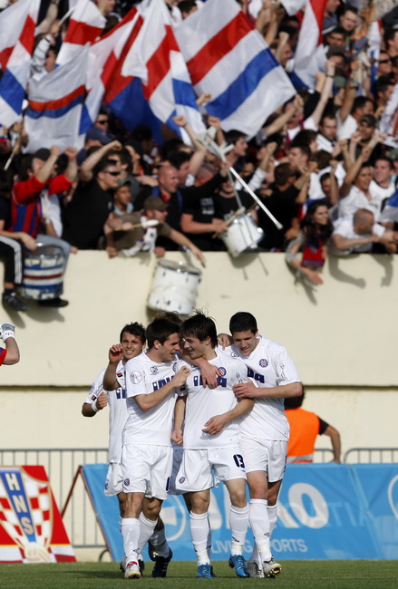 Sibenik, 050510.
Gradski stadion Subicevac.
Uzvratna utakmica finala Hrvatskog nogometnog kupa izmedju Sibenika i Hajduka.
Na fotografiji: slavlje igraca Hajduka.
Foto: Ante Cizmic / CROPIX