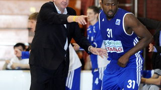 Zagreb, 080512.
Dvorana OS u Trnskom.
Kosarkaska A1 liga za prvaka, 13. kolo.
KK Zagreb – KK Zadar.
Na fotografiji: Ales Pipan, Abdullahi Kuso.
Foto: Damir Krajac / CROPIX Zagreb, 080512.
Dvorana OS u Trnskom.
Kosarkaska A1 liga za prvaka, 13. kolo.
KK Zagreb – KK Zadar.
Na fotografiji: Ales Pipan, Abdullahi Kuso.
Foto: Damir Krajac / CROPIX