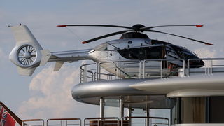 Zadar, 110711.
Luksuzna jahta Anna dugacka 67 metara  u vecernjim satima uplovila je u Zadarsku luku.Na sebi nosi i helikopter.
Foto : Vladimir Ivanov / CROPIX