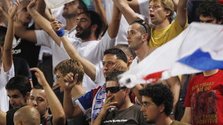 Bukurest, 260810.
Gradski stadion.
Uzvratna utakmica cetvrtog kola kvalifikacija za Europsku ligu izmedju Uniree i Hajduka.
Na fotografiji: Torcida.
Foto: Ante Cizmic / CROPIX