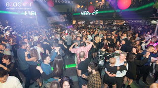 Ludnica u Saturnusu: Najbolji doček u svemiru i šire Ludnica u Saturnusu: Najbolji doček u svemiru i šire