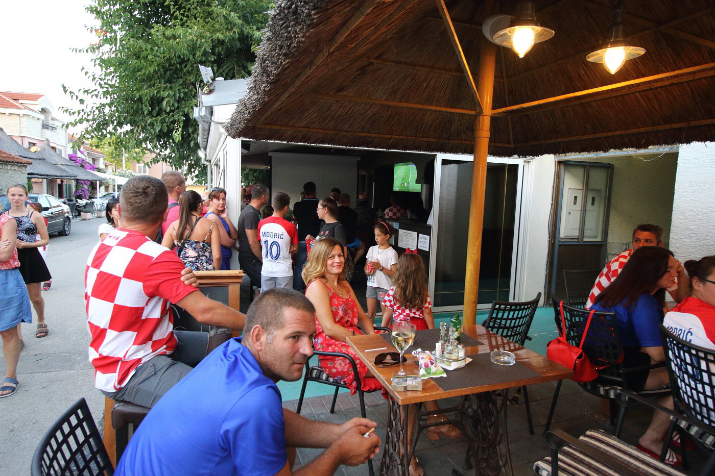 Bibinje: Navijanje za Vatrene i fešta nakon pobjede nad Engleskom