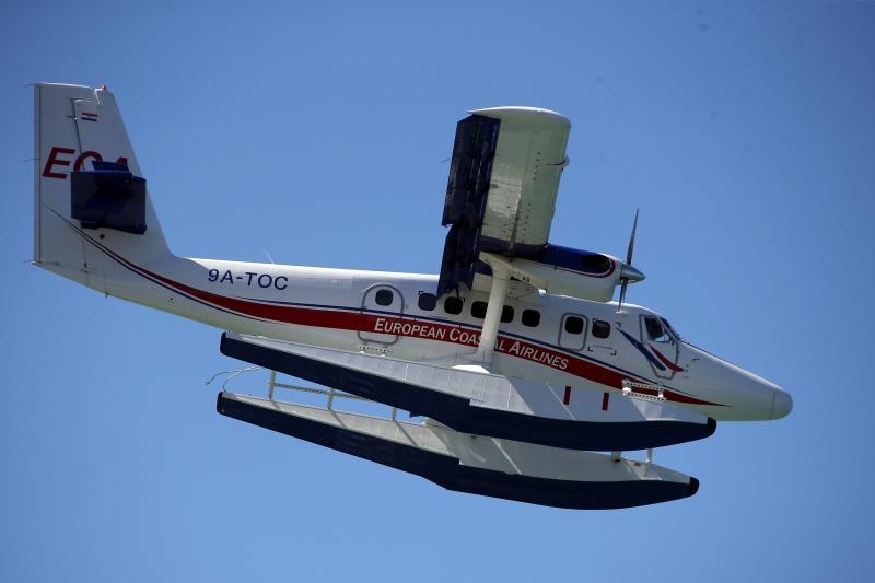 Novalja: Hidroavion sve popularniji način prijevoza između otoka i kopna